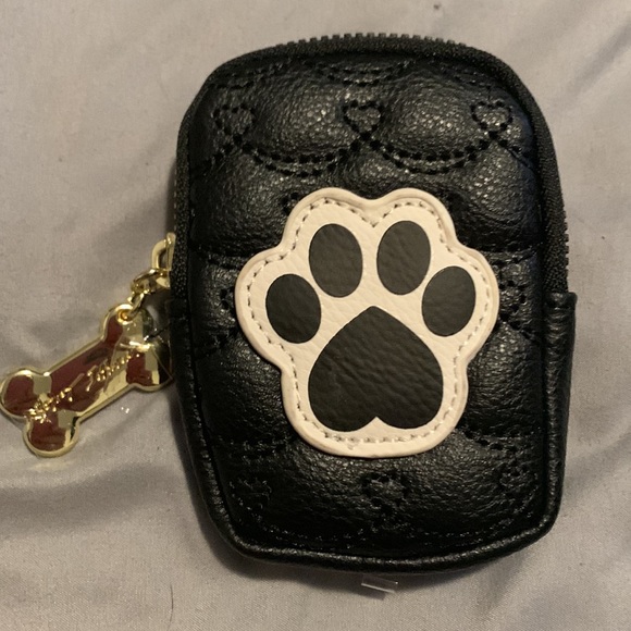 Betsy Johnson PET Black Crossbody - Picture 2 of 10